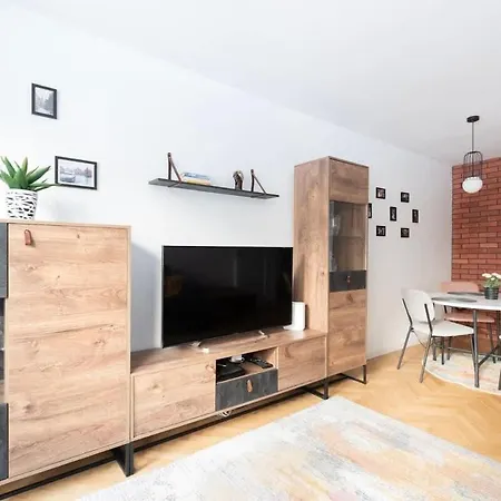 Elegant 3city In With Parking By Renters 그단스크