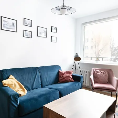 Elegant 3city In With Parking By Renters Apartment